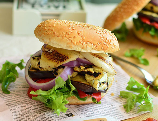 Greenvie-Vegaloumi-vegansk-burger